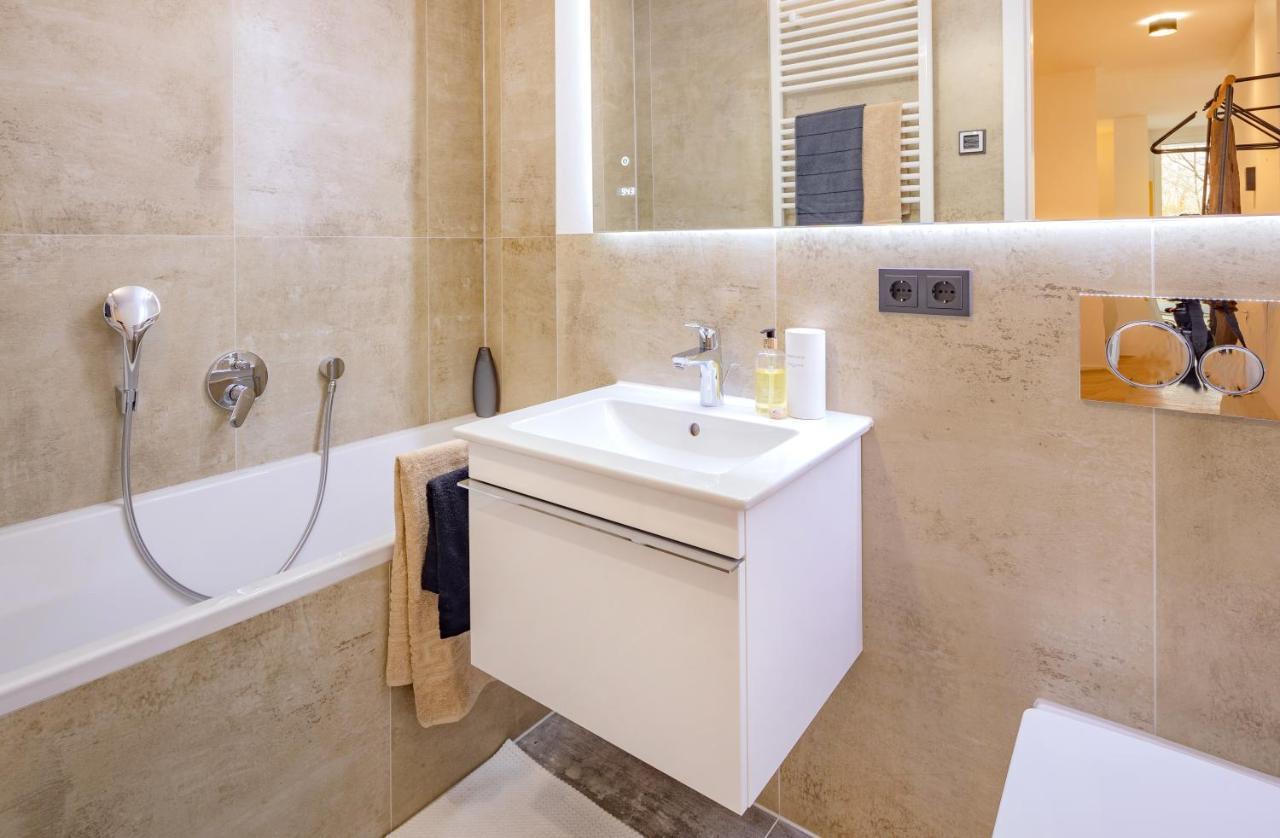 Sweethome - Luxus Pur - Grosse Kueche, 2 Baeder, 2 Terrassen Ottobrunn Kültér fotó