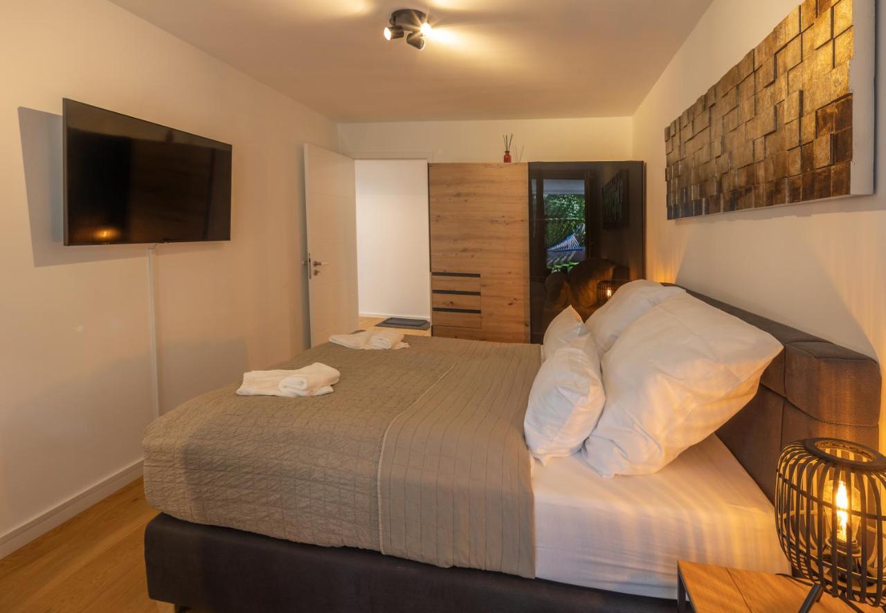 Sweethome - Luxus Pur - Grosse Kueche, 2 Baeder, 2 Terrassen Ottobrunn Kültér fotó